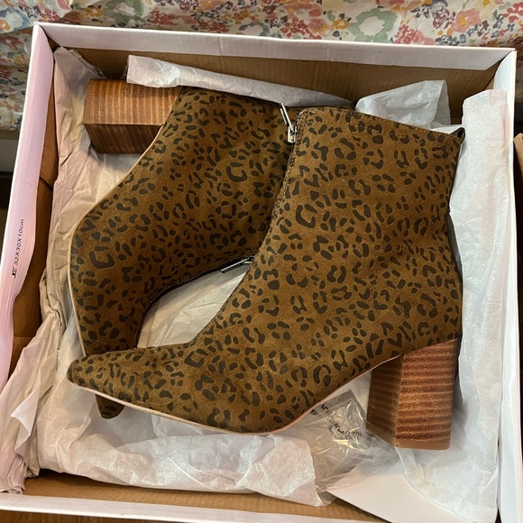 Leopard Bootie - Picture 2 of 4